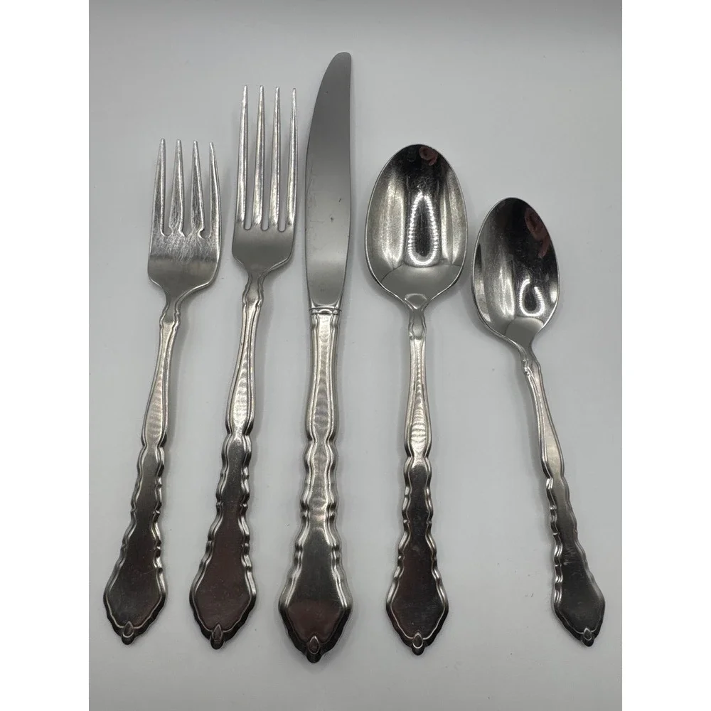 Oneida Royal Chippendale Stainless Flatware 5 Piece Place Setting USA Glossy